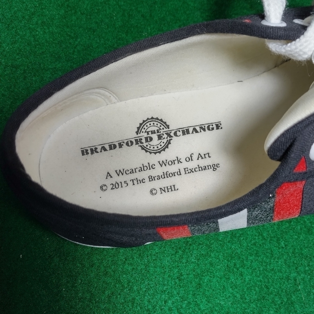 Chicago Blackhawks Bradford Exchange Wearable Art Shoes, Like New - Picture 9 of 10